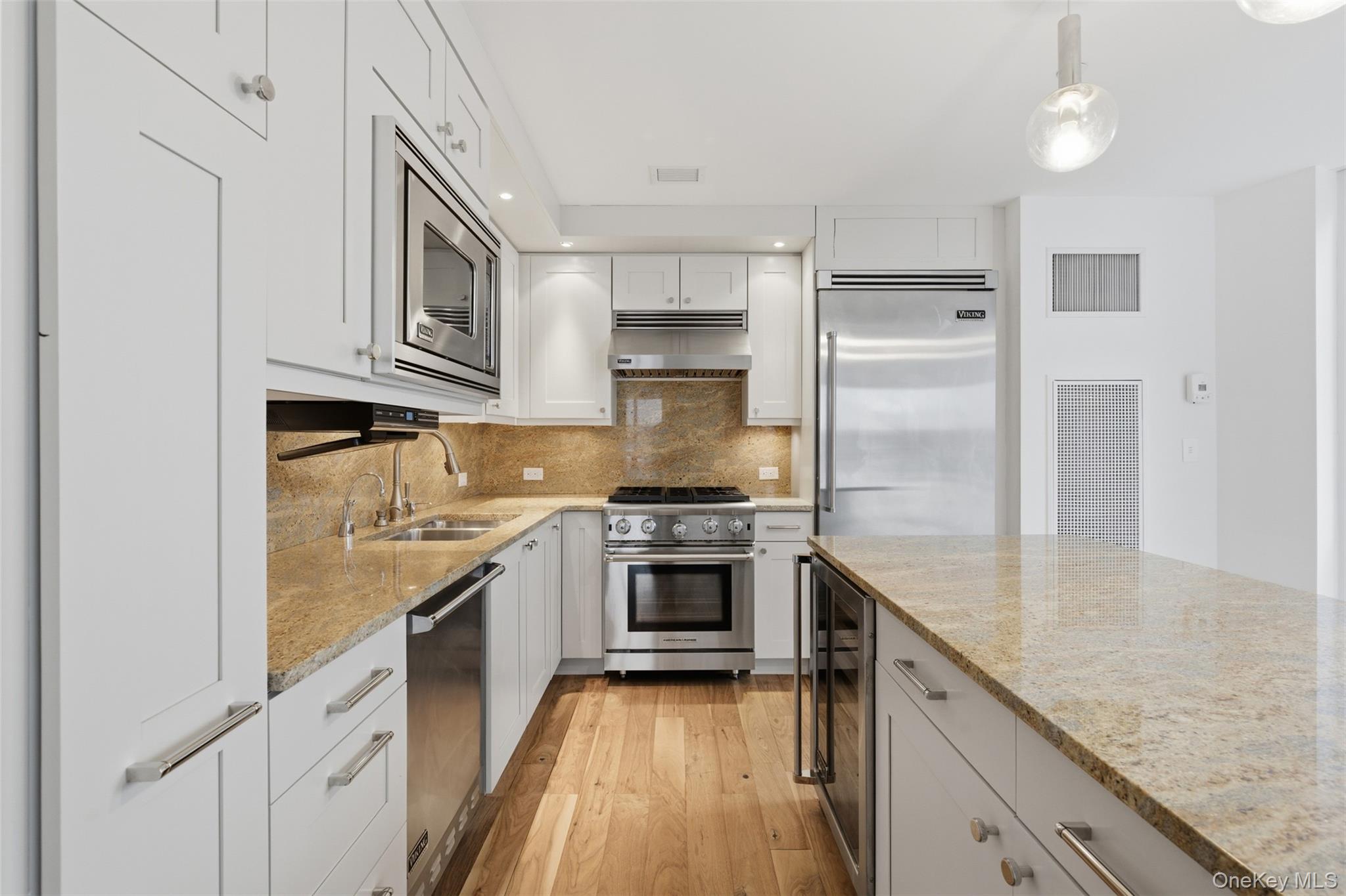 #8 photo, 5 Renaissance Square, White Plains , NY 10601