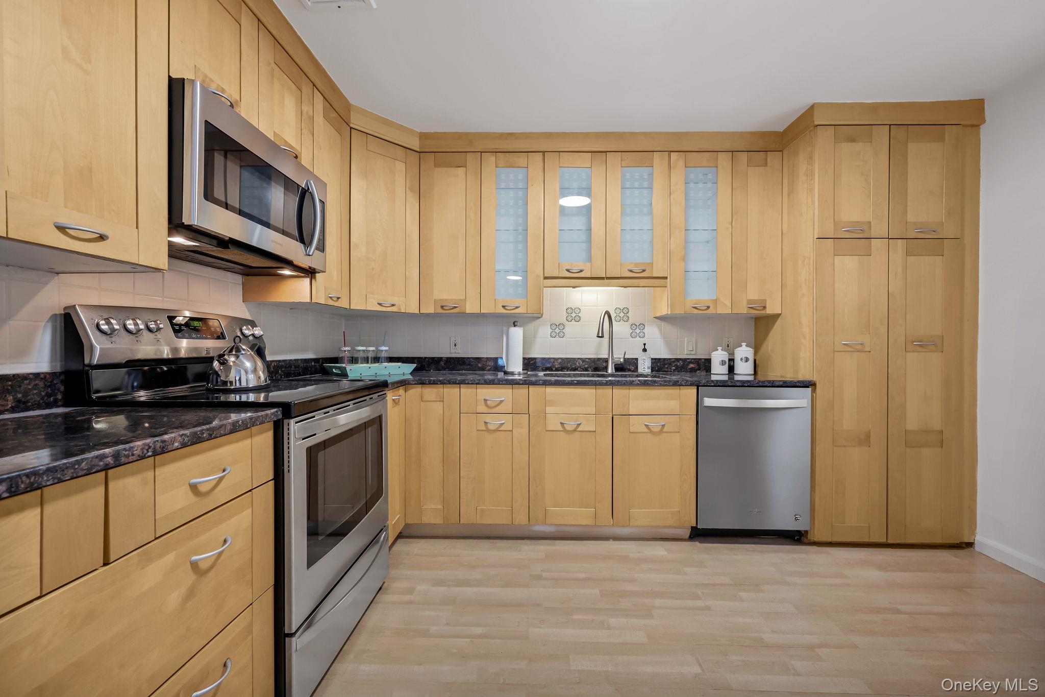 #10 photo, 11 Pondview Close, Chappaqua , NY 10514