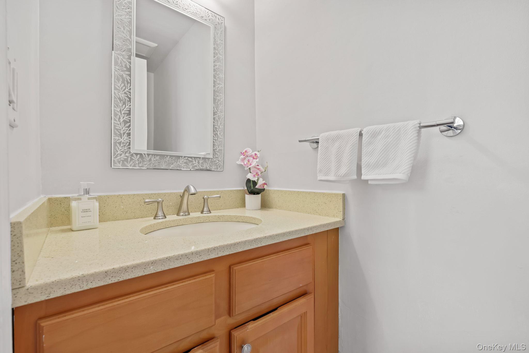 #12 photo, 11 Pondview Close, Chappaqua , NY 10514