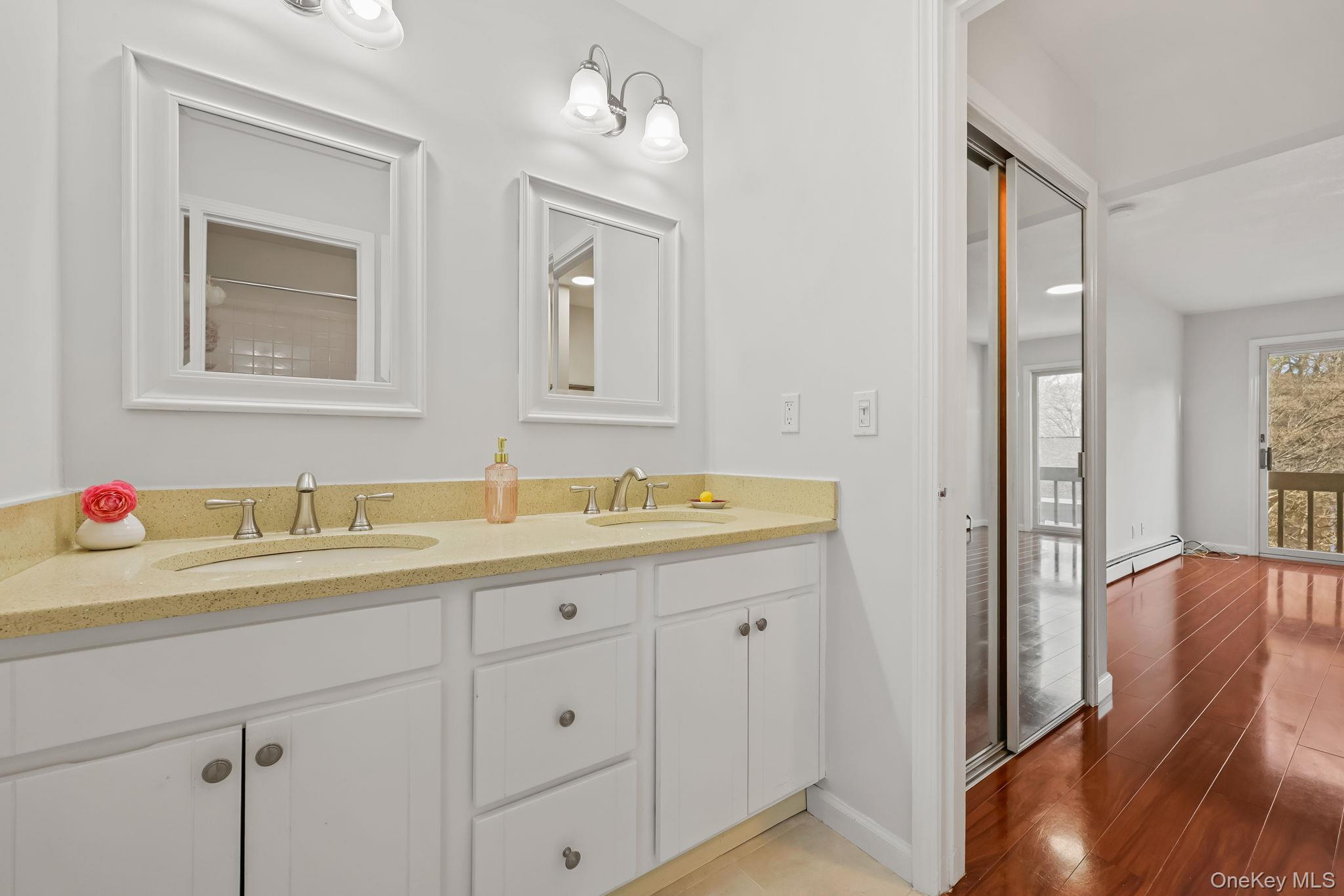 #15 photo, 11 Pondview Close, Chappaqua , NY 10514