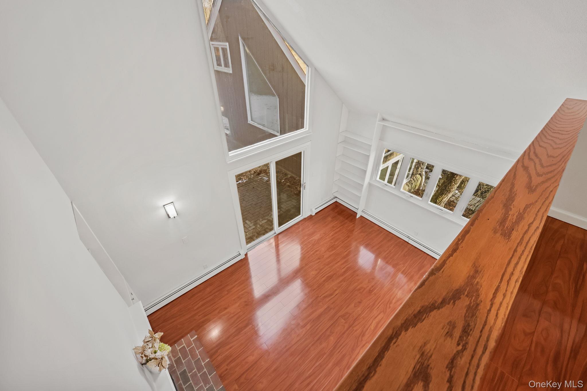 #20 photo, 11 Pondview Close, Chappaqua , NY 10514