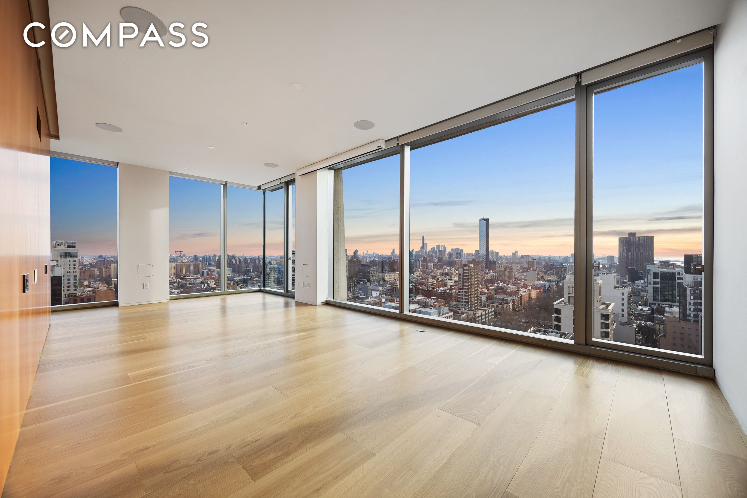 #13 photo, New York City, מנהטן Lower East Side , NY 10002