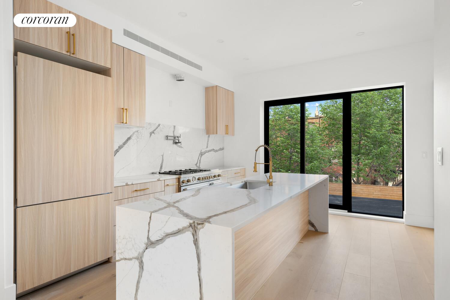 #16 photo, 587 MACON Street, Бруклин ‖ Stuyvesant Heights , NY 11233