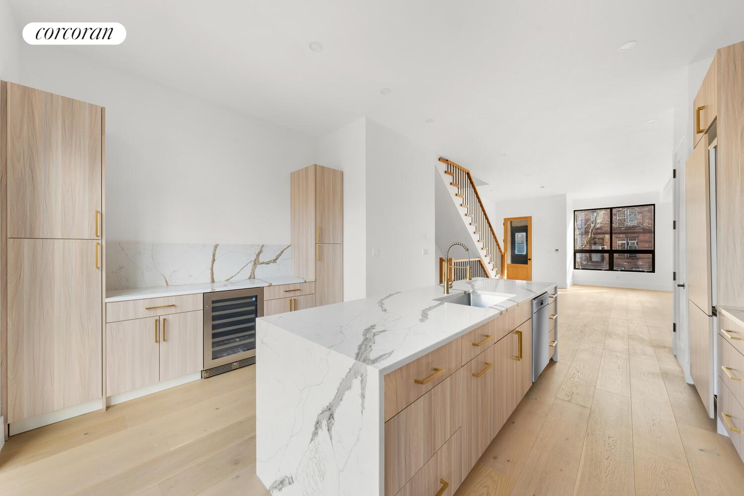 #18 photo, 587 MACON Street, Бруклин ‖ Stuyvesant Heights , NY 11233