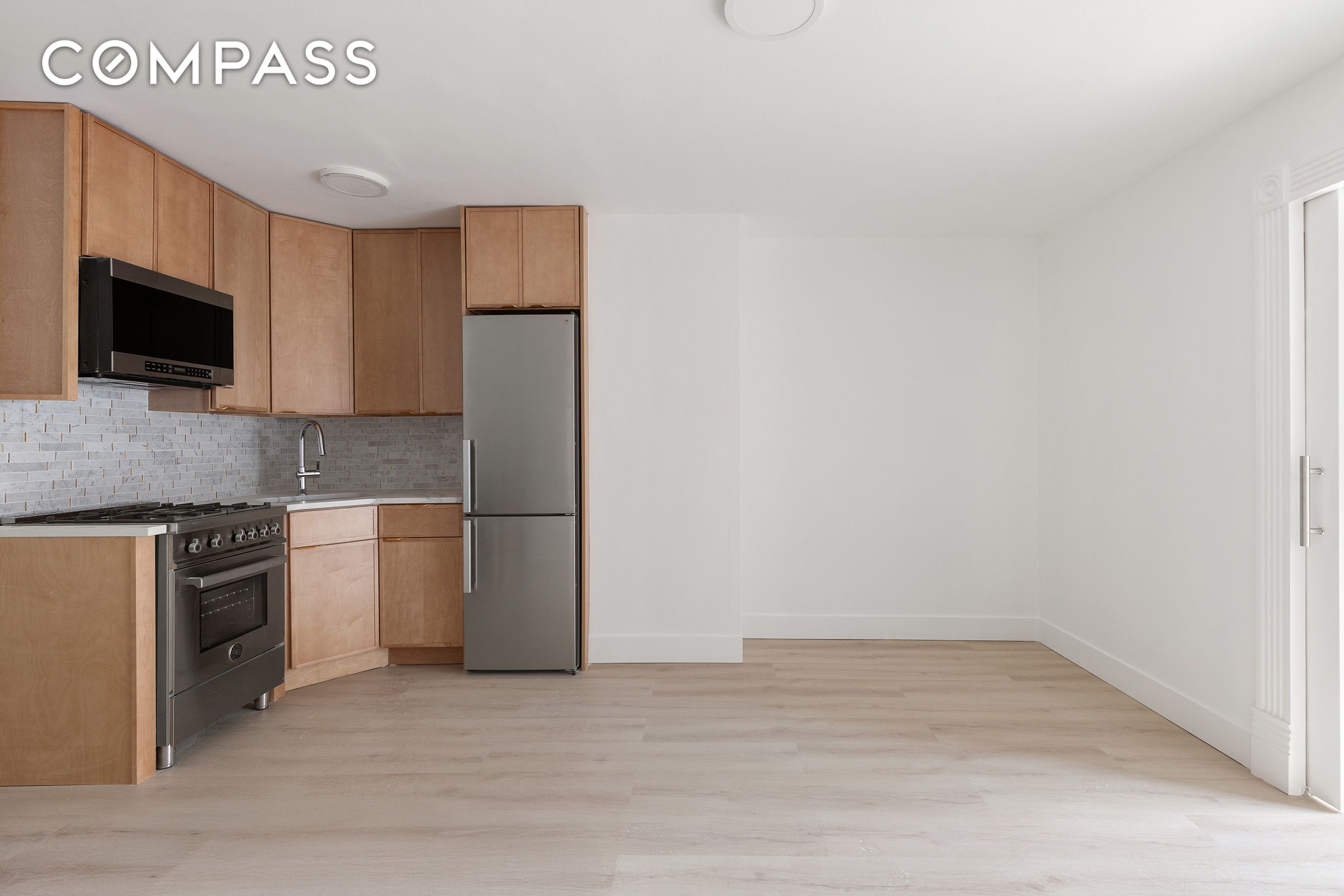 #1 photo, 321 E 48th Street, 曼哈頓 中城东区 Midtown East , NY 10017