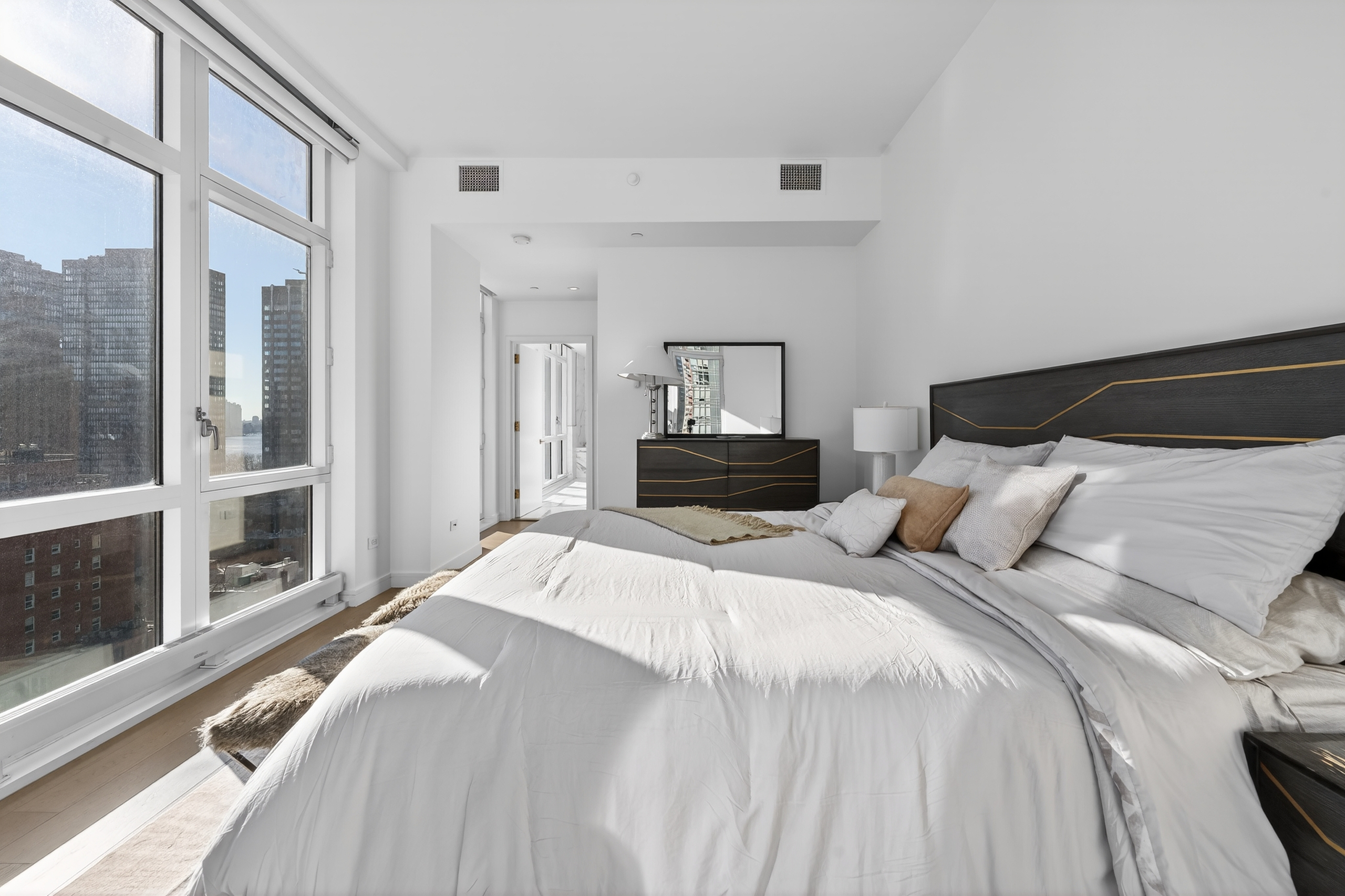 #19 photo, 305 E 51st Street, 曼哈頓 中城东区 Turtle Bay , NY 10007