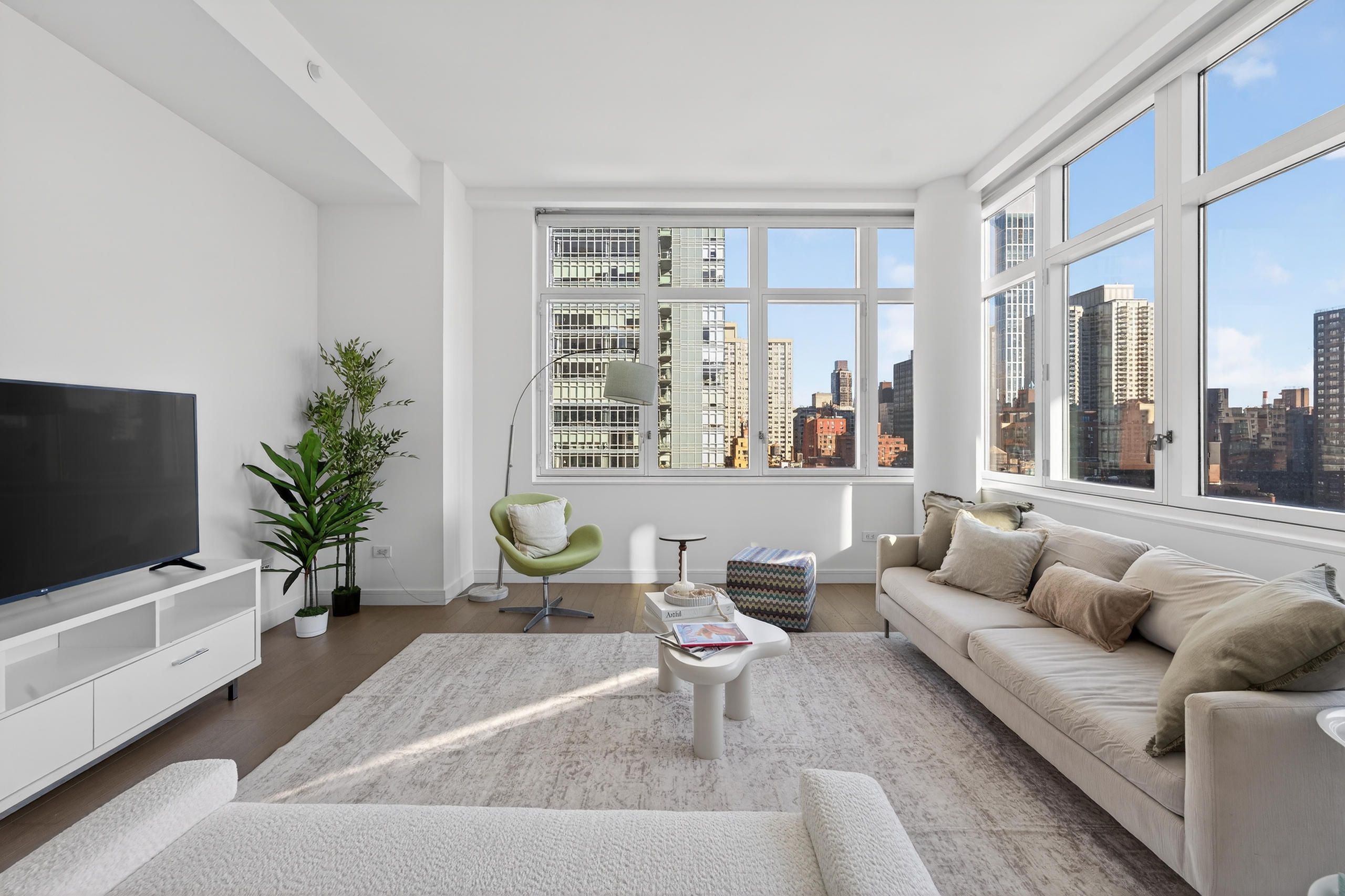 #4 photo, 305 E 51st Street, 曼哈頓 中城东区 Turtle Bay , NY 10007