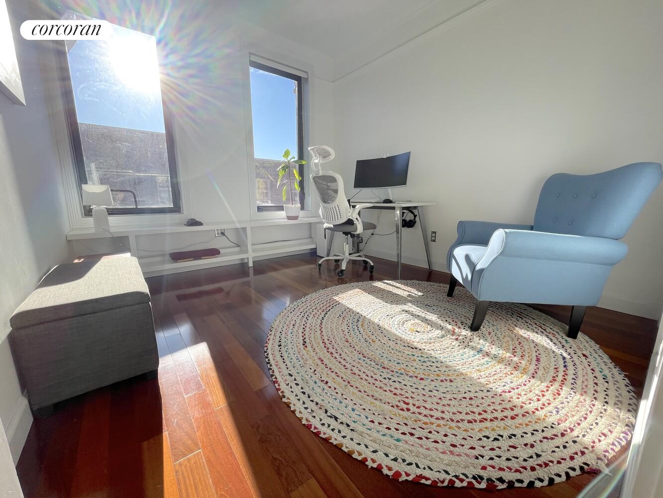 #3 photo, New York City, מנהטן East Village , NY 10009