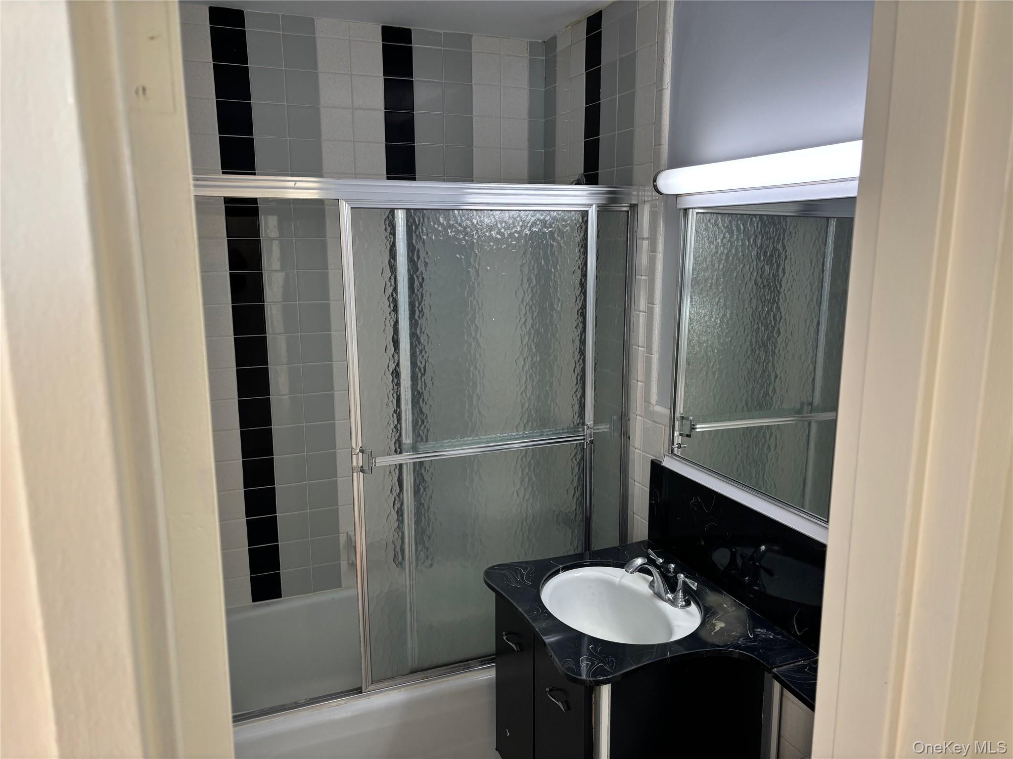 #10 photo, 17-85 215 Street, 皇后区 贝塞 Bayside , NY 11360