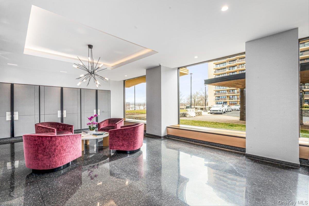 #13 photo, 17-85 215 Street, 皇后区 贝塞 Bayside , NY 11360