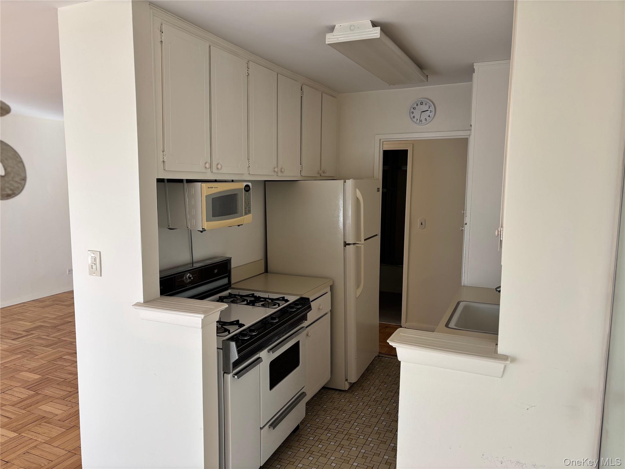 #7 photo, 17-85 215 Street, 皇后区 贝塞 Bayside , NY 11360