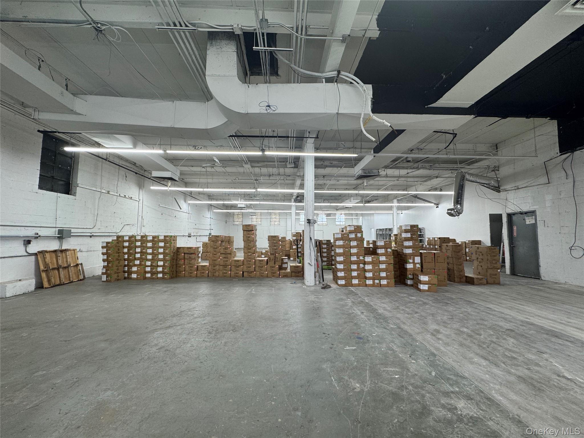 #13 photo, 5948 55th Street, 皇后區 麦斯佩斯 Maspeth , NY 11378