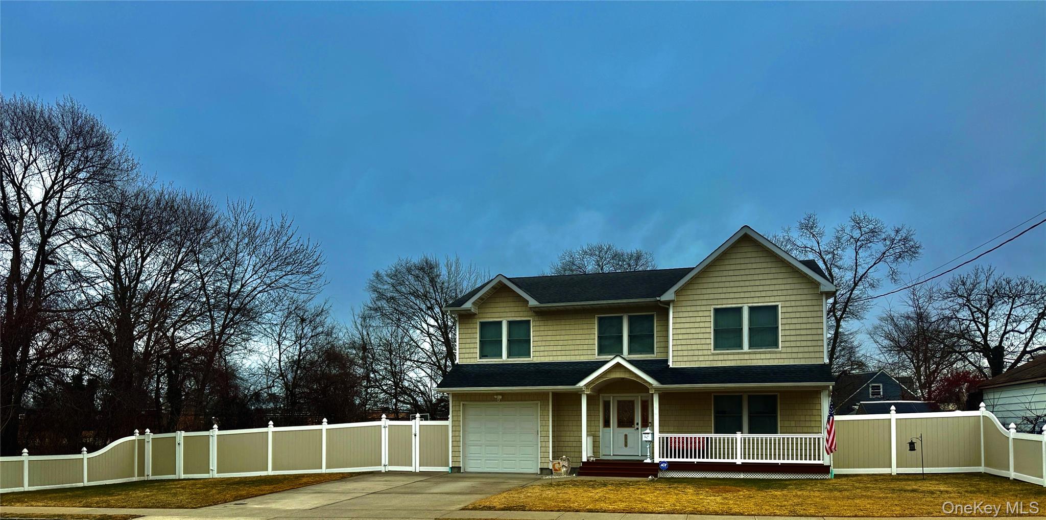 #2 photo, 285 Daniel Street, Lindenhurst , NY 11757