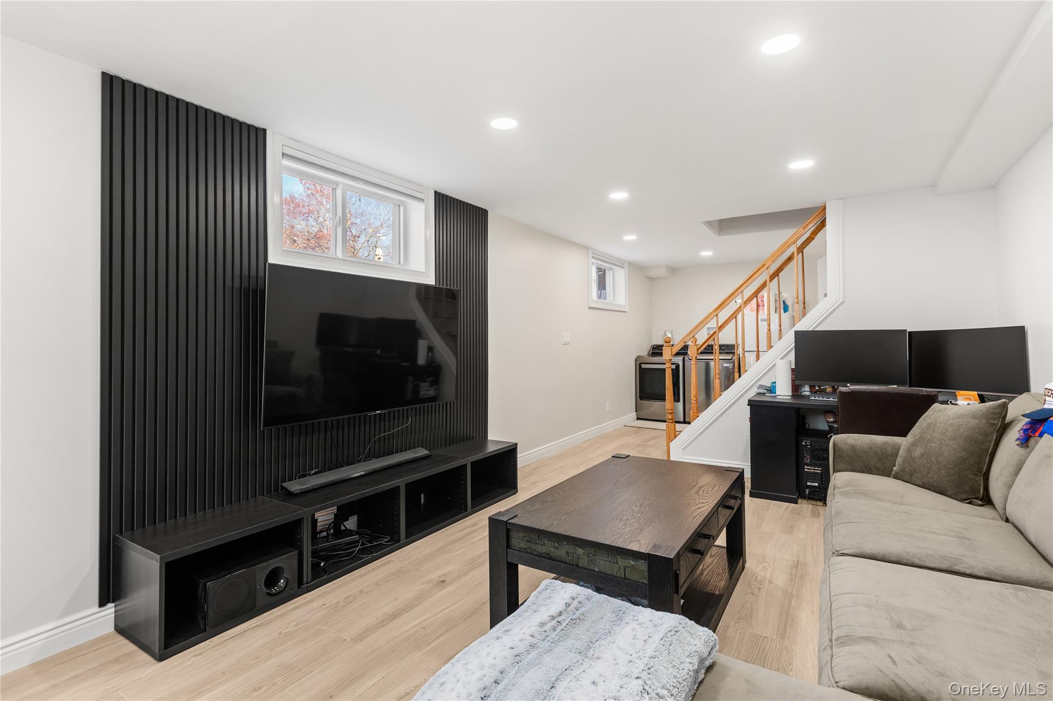 #20 photo, 18 Floral Avenue, Huntington , NY 11743