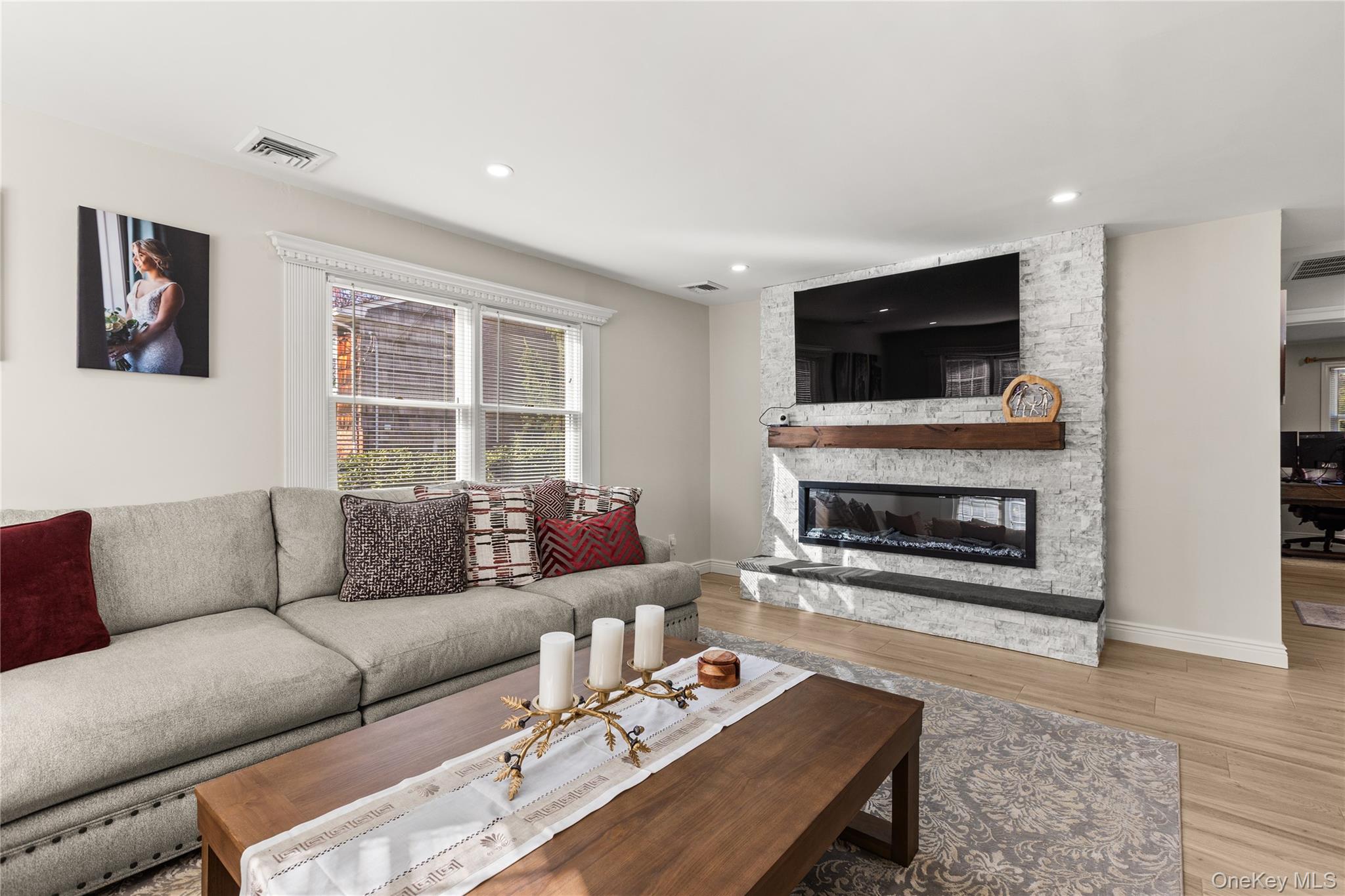 #7 photo, 18 Floral Avenue, Huntington , NY 11743