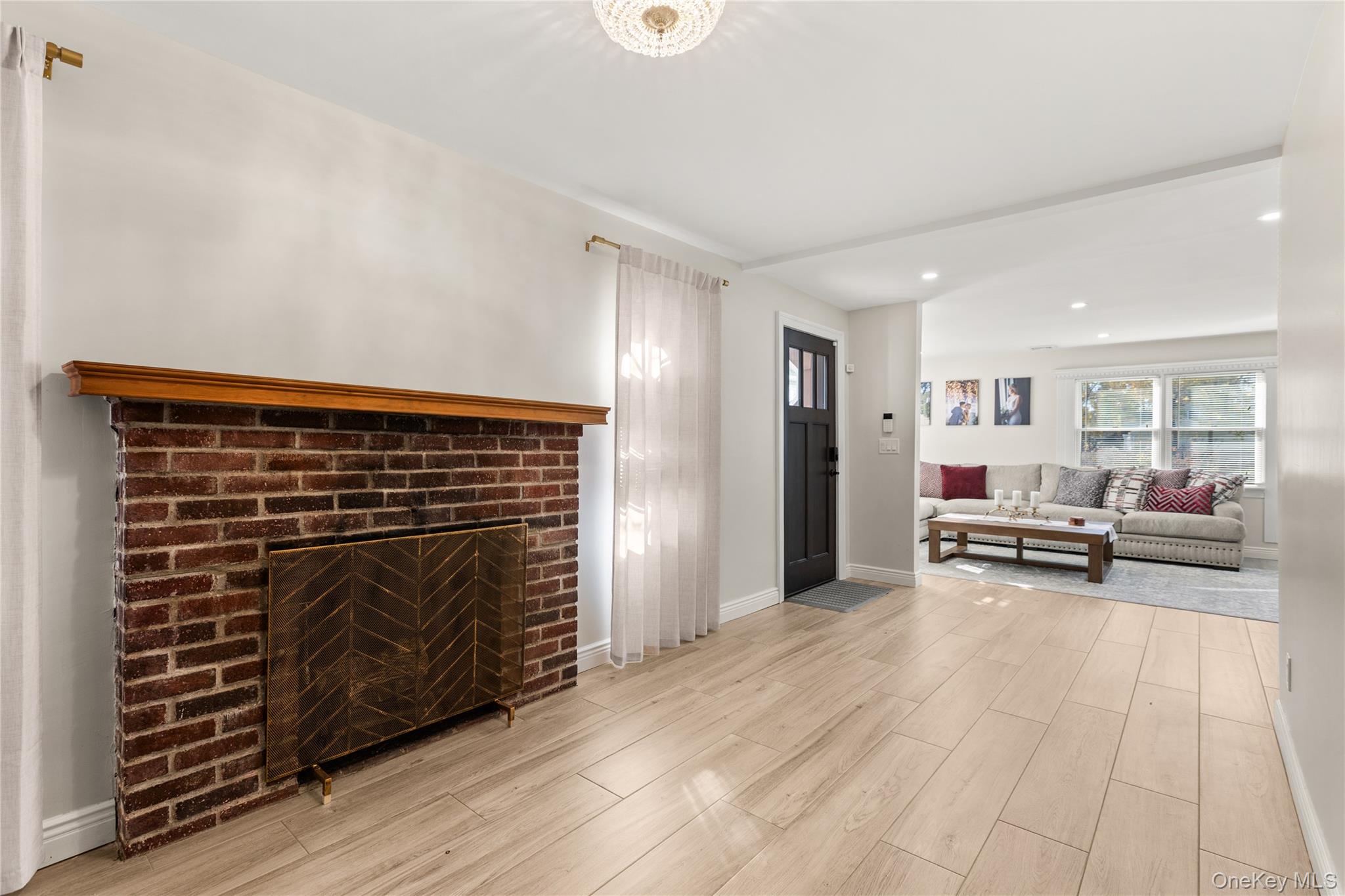 #9 photo, 18 Floral Avenue, Huntington , NY 11743