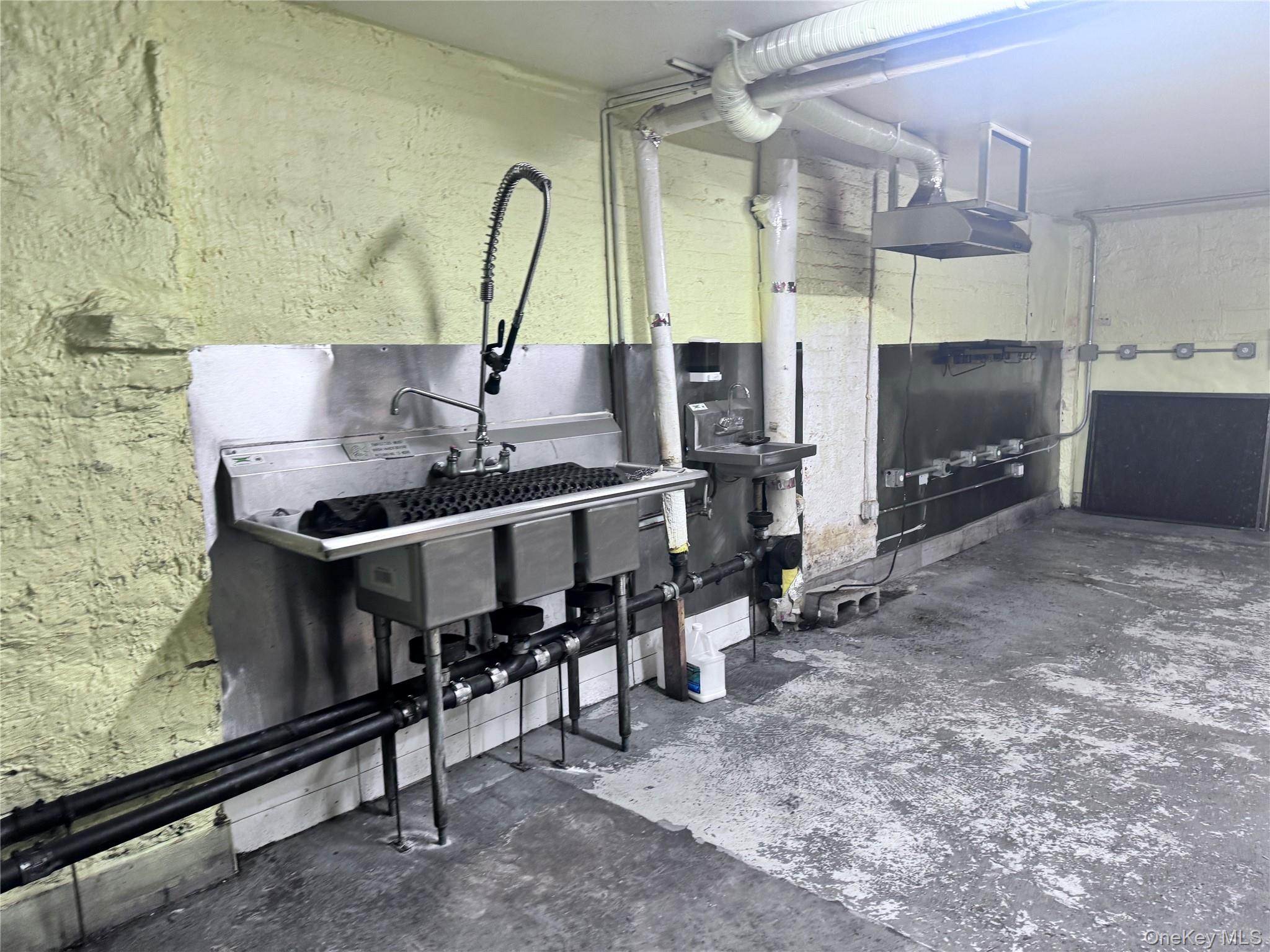 #5 photo, 251 Wilson Avenue, Бруклин ‖ Brooklyn , NY 11237