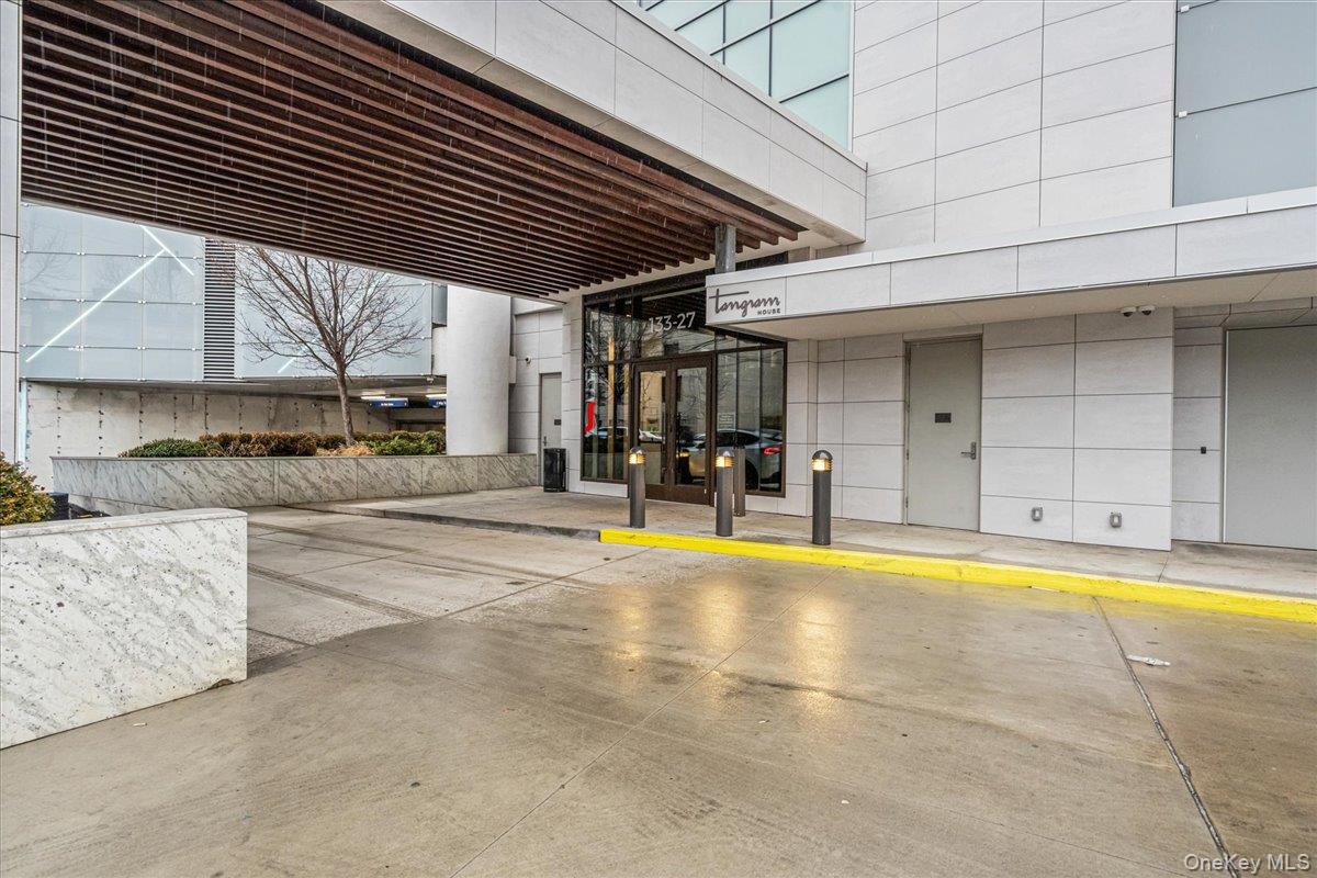 #1 photo, 133-36 37th Avenue, 플러싱 Flushing , NY 11354