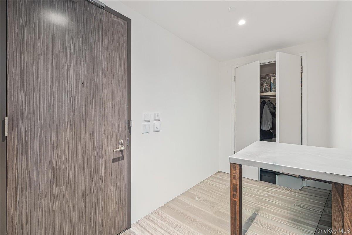 #10 photo, 133-36 37th Avenue, 플러싱 Flushing , NY 11354