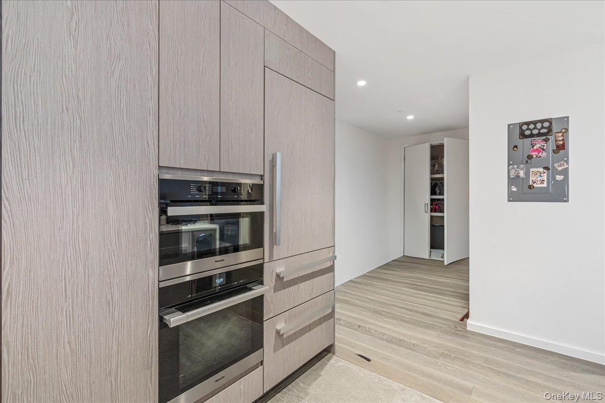 #11 photo, 133-36 37th Avenue, 플러싱 Flushing , NY 11354