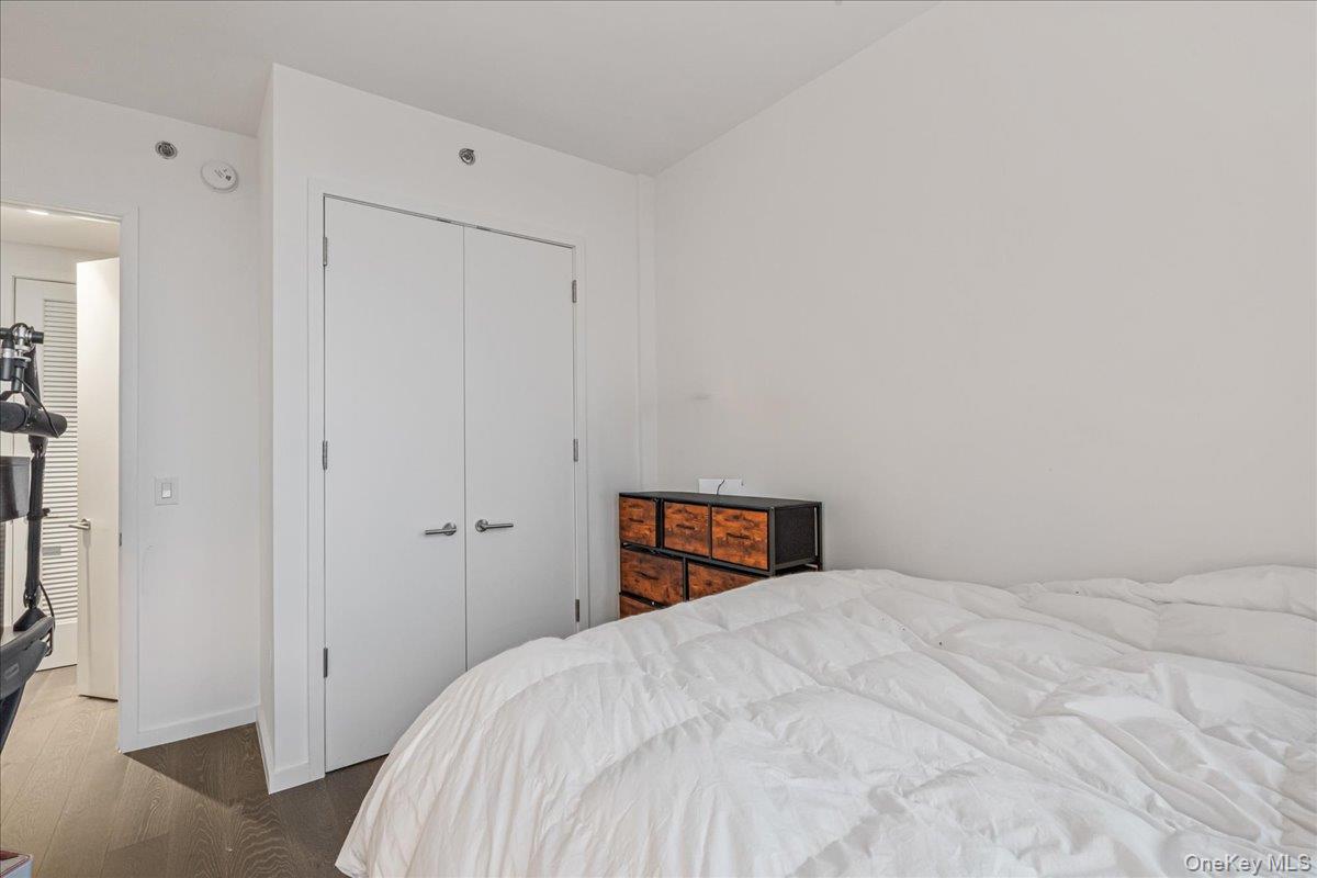 #13 photo, 133-36 37th Avenue, 플러싱 Flushing , NY 11354