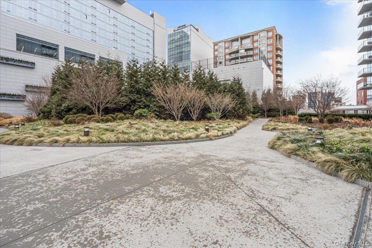 #17 photo, 133-36 37th Avenue, 플러싱 Flushing , NY 11354