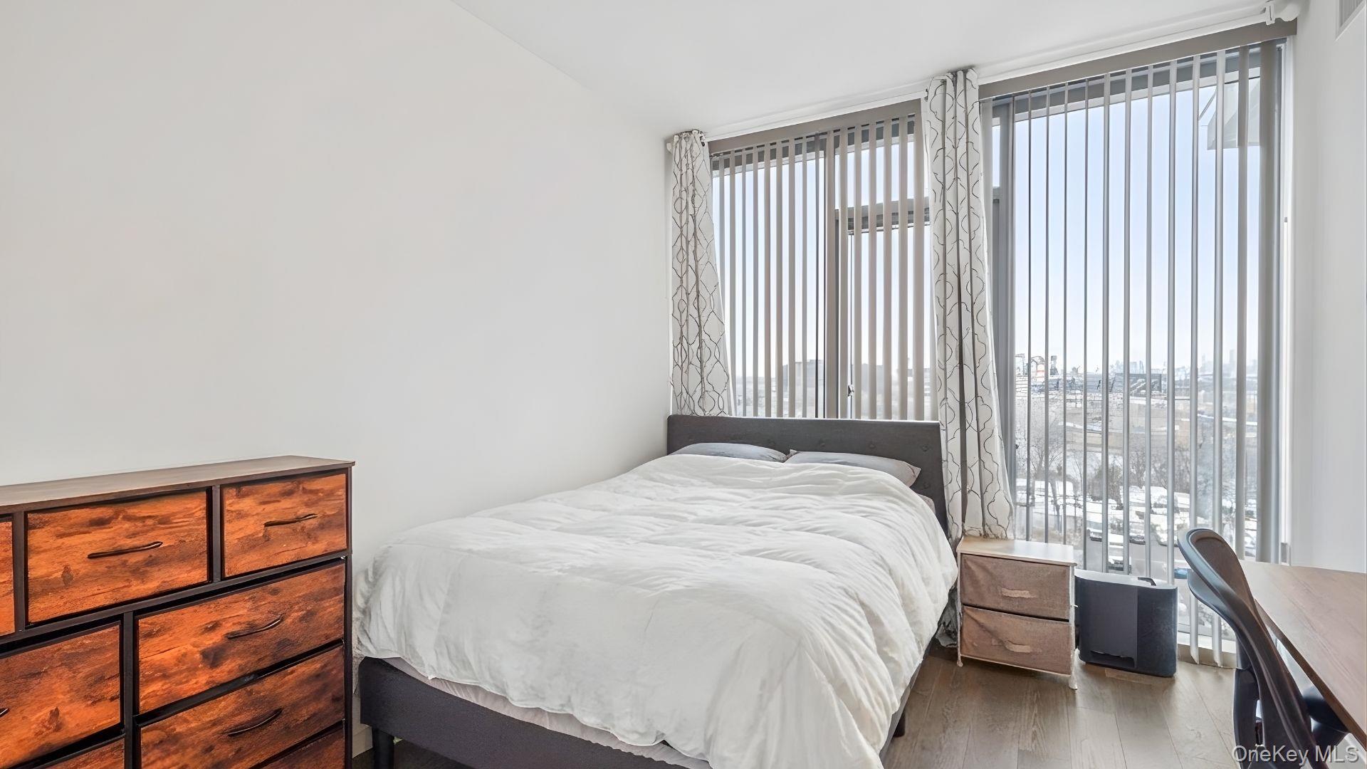 #6 photo, 133-36 37th Avenue, 플러싱 Flushing , NY 11354