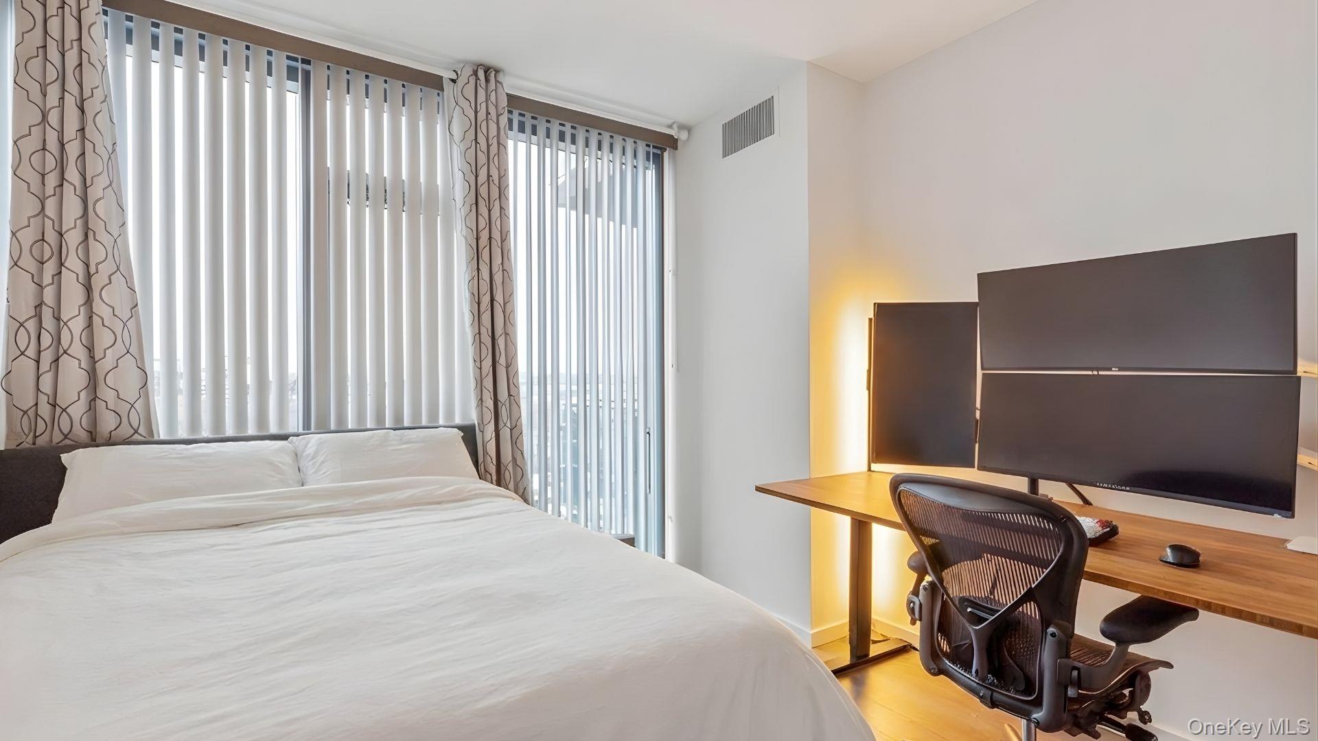 #7 photo, 133-36 37th Avenue, 플러싱 Flushing , NY 11354