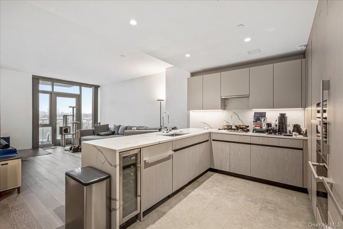 #8 photo, 133-36 37th Avenue, 플러싱 Flushing , NY 11354