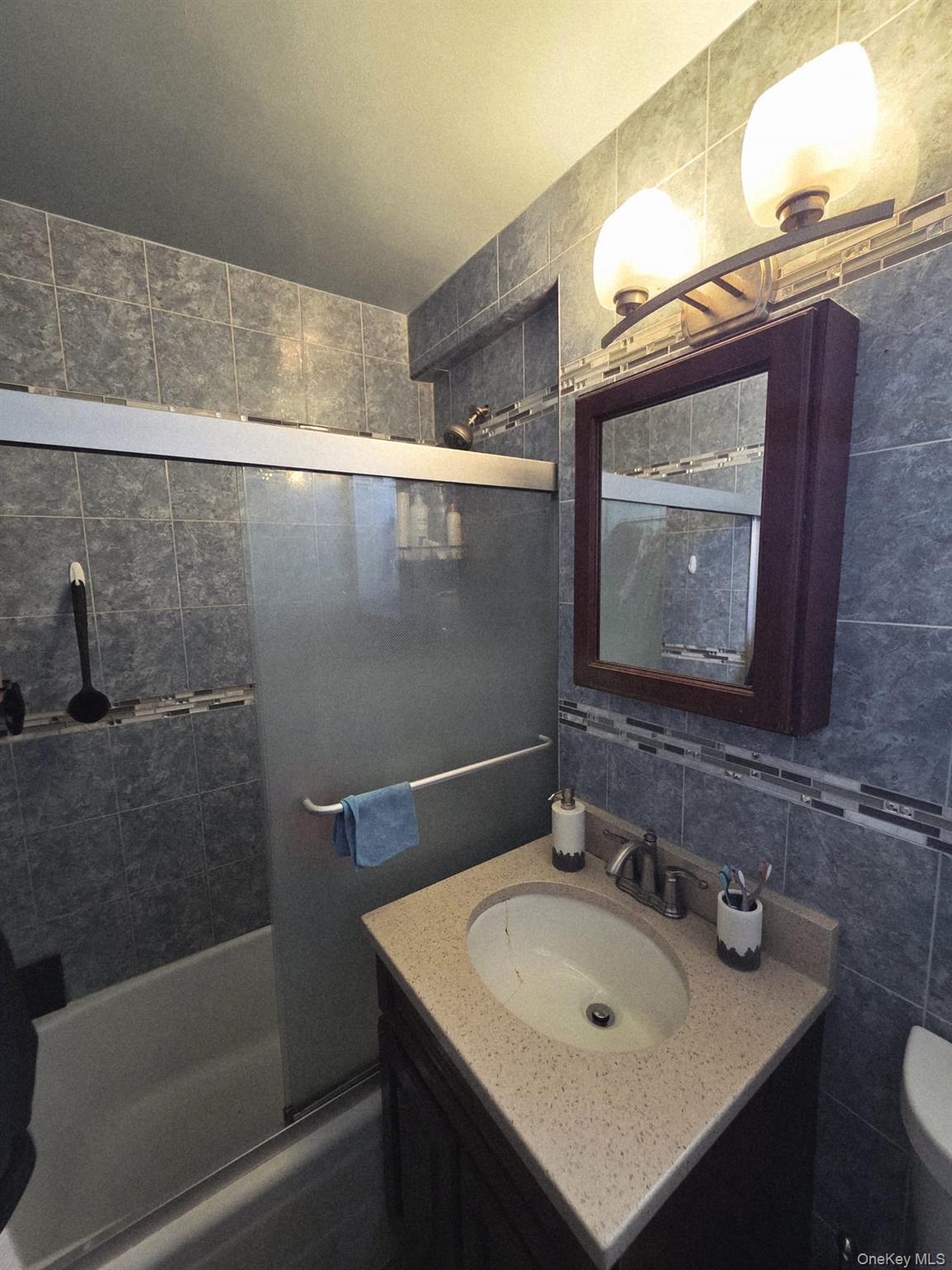 #6 photo, 8900 170, Jamaica , NY 11432