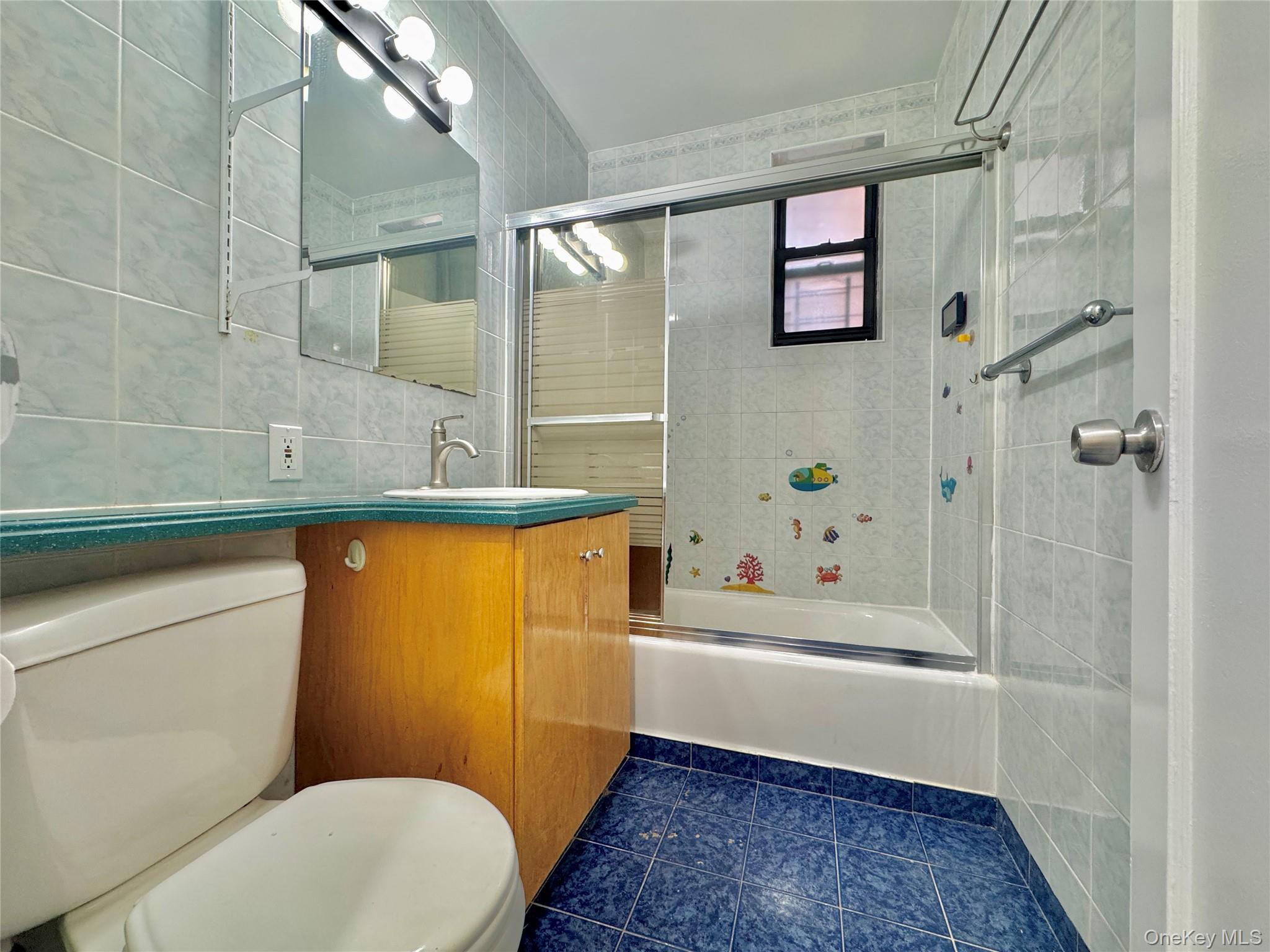 #18 photo, 26-25 141st St, Flushing , NY 11354