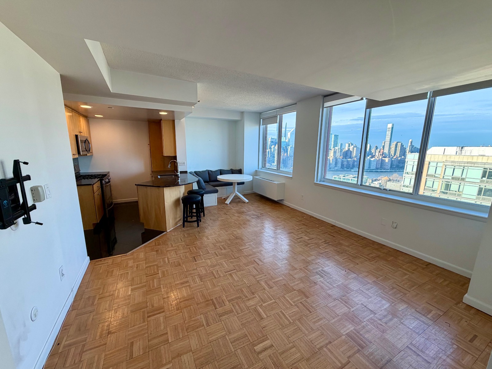 #2 photo, 4-74 48th Avenue, #PH4D, كوينز Long Island City , NY 11109