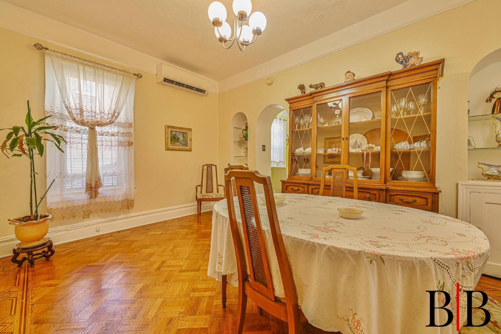 #11 photo, 2219 83 Street, הברונקס Bensonhurst , NY 11214