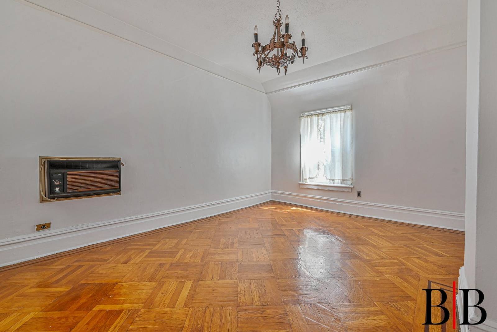 #17 photo, 2219 83 Street, הברונקס Bensonhurst , NY 11214