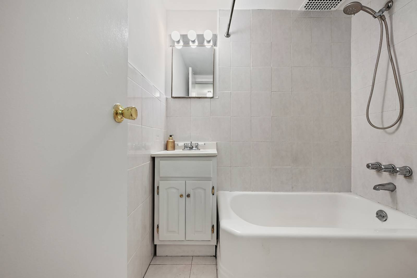 #2 photo, 219 Clinton Avenue & Garden, #1R, Clinton Hill , NY 11205