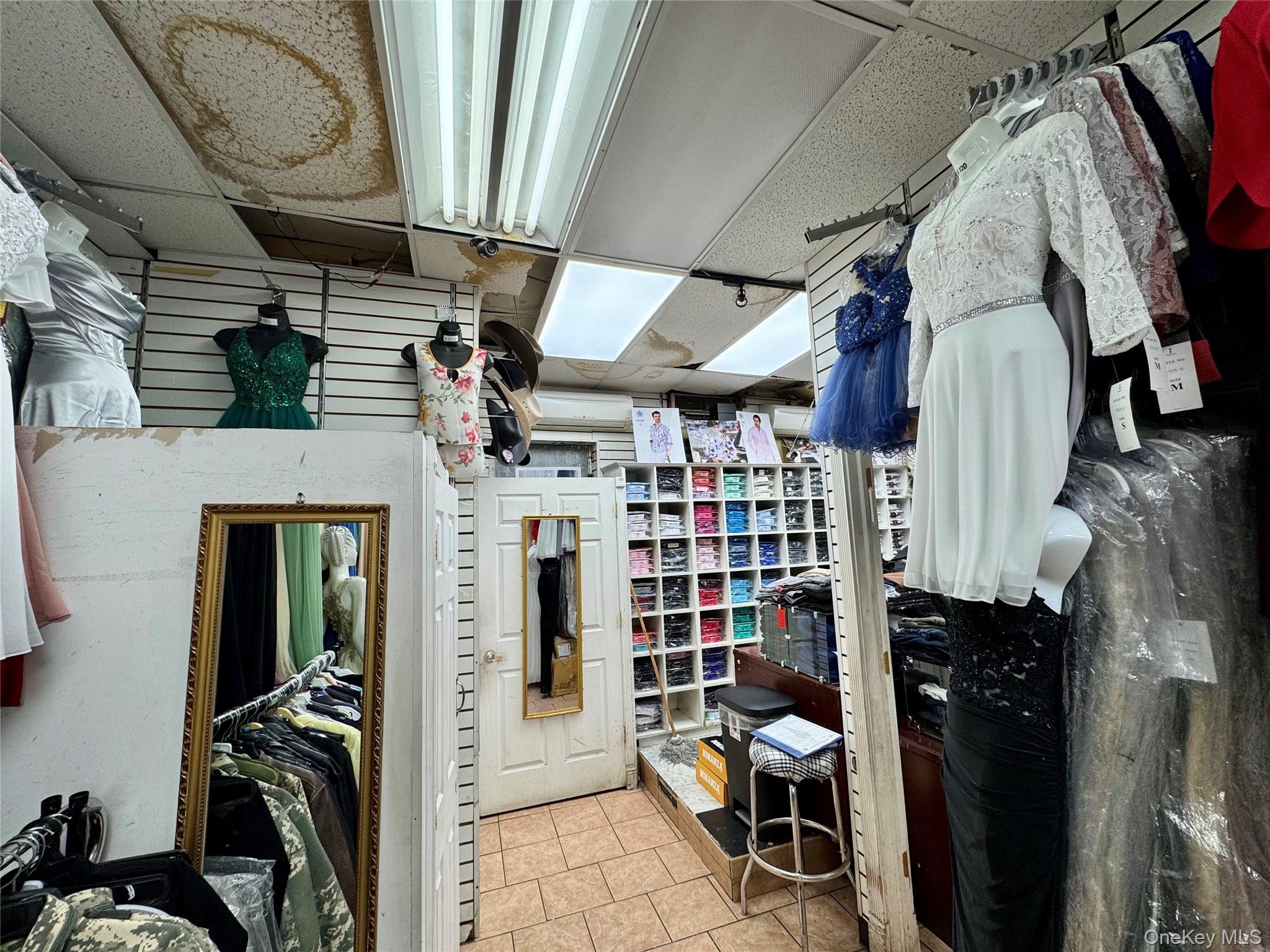 #6 photo, 94-17 Roosevelt Avenue, 뉴욕퀸즈 Jackson Heights , NY 11372