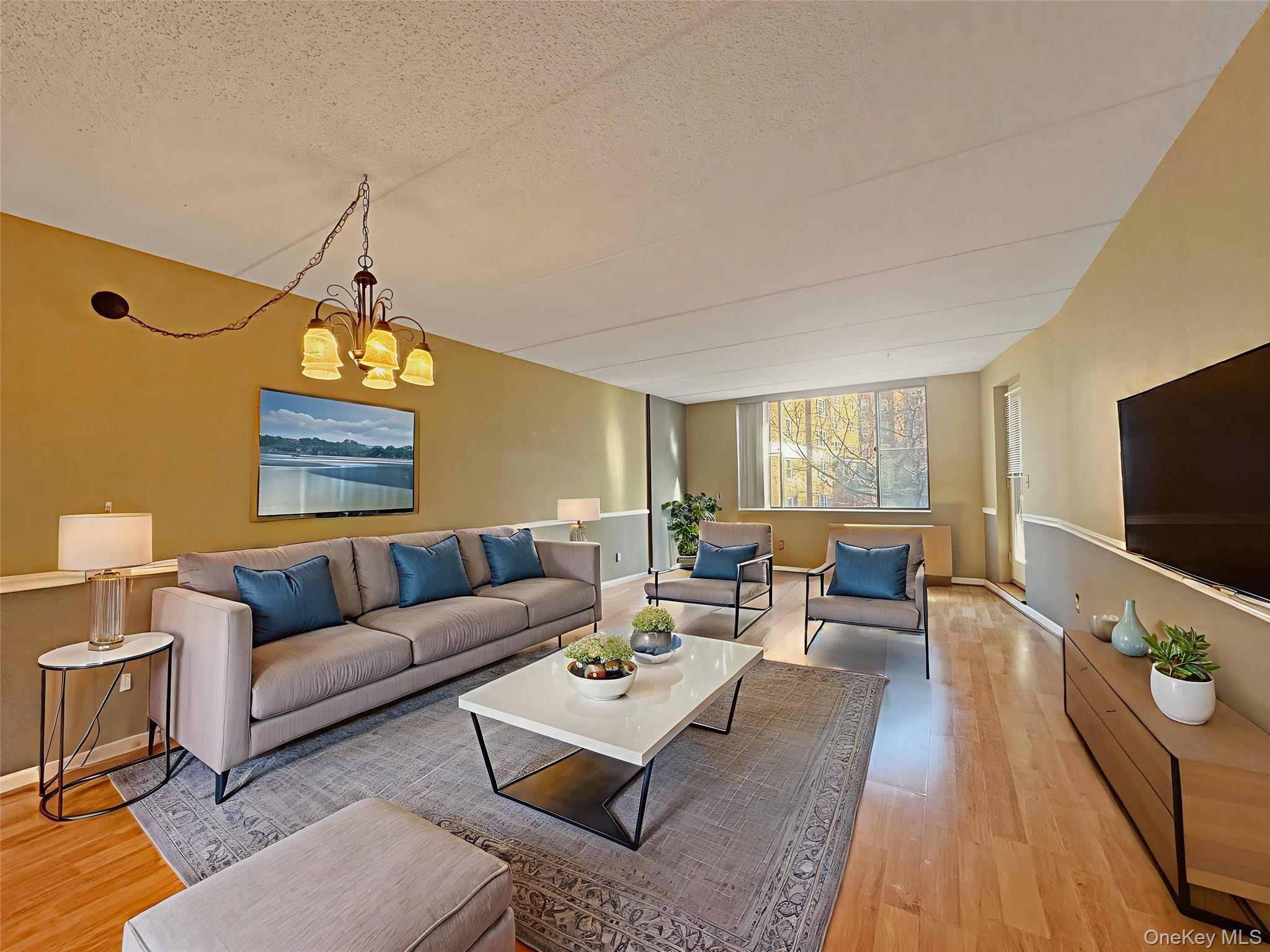 #1 photo, 777 N Macquesten Parkway, Mount Vernon , NY 10552