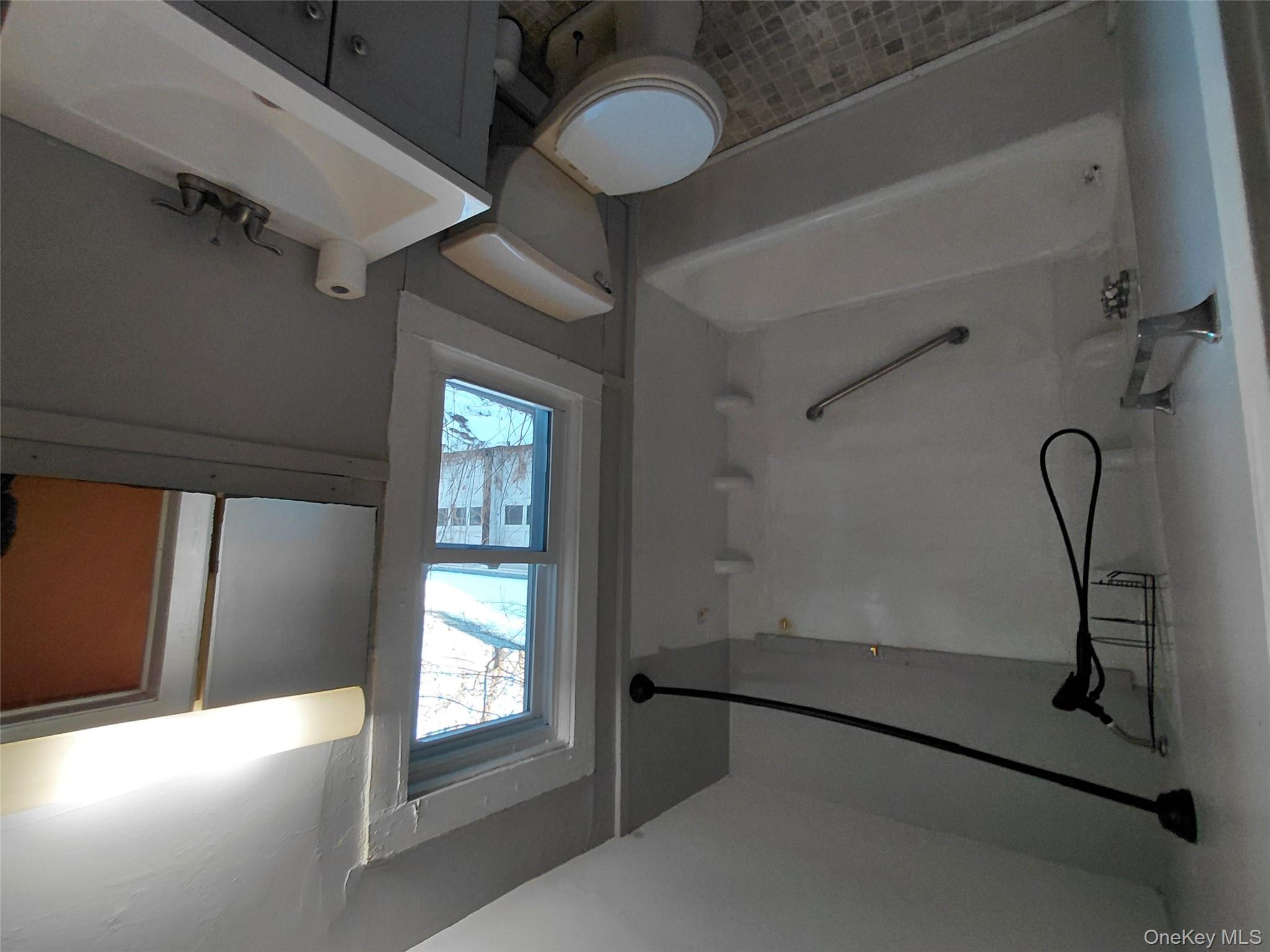 #9 photo, 87 W Pierpont Street, Kingston , NY 12401