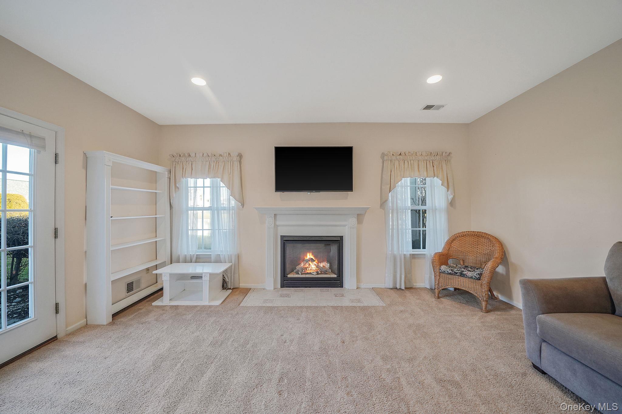 #7 photo, 554 Mirror Pond Court, Moriches , NY 11955