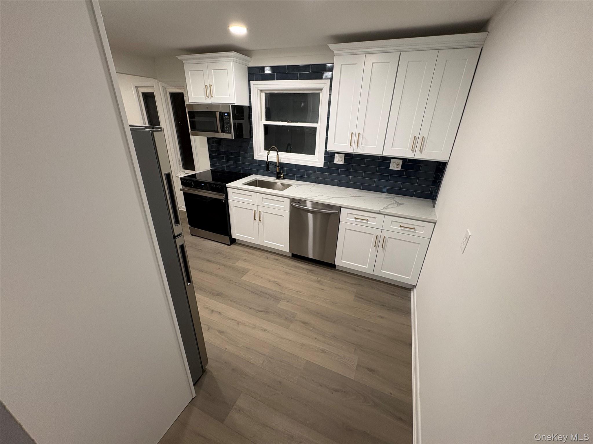 #3 photo, 20 Bogota Road, Саффолк ‖ Mastic Beach , NY 11951