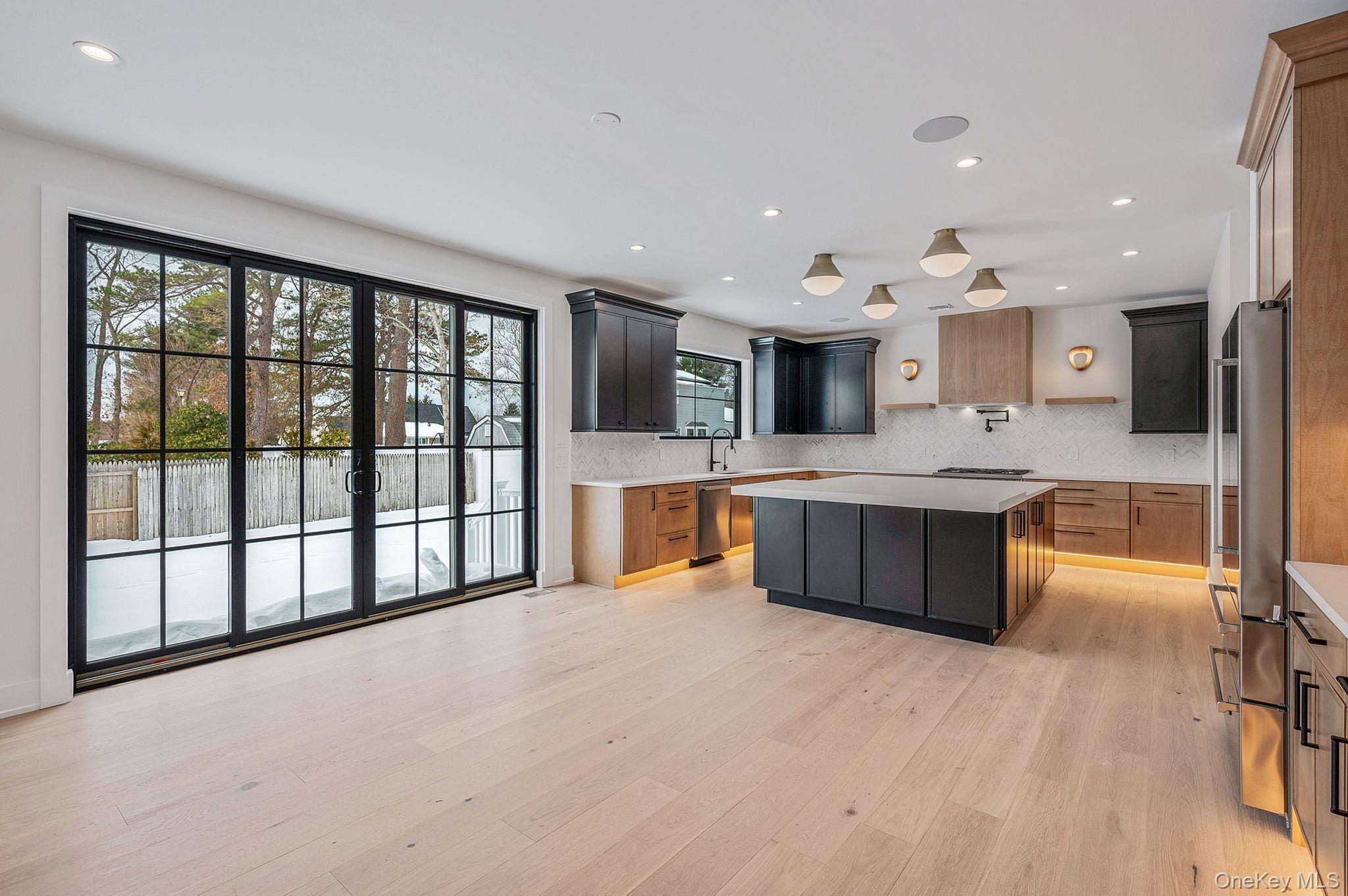 #19 photo, 458 Harrison Avenue, サフォーク郡 Miller Place , NY 11764