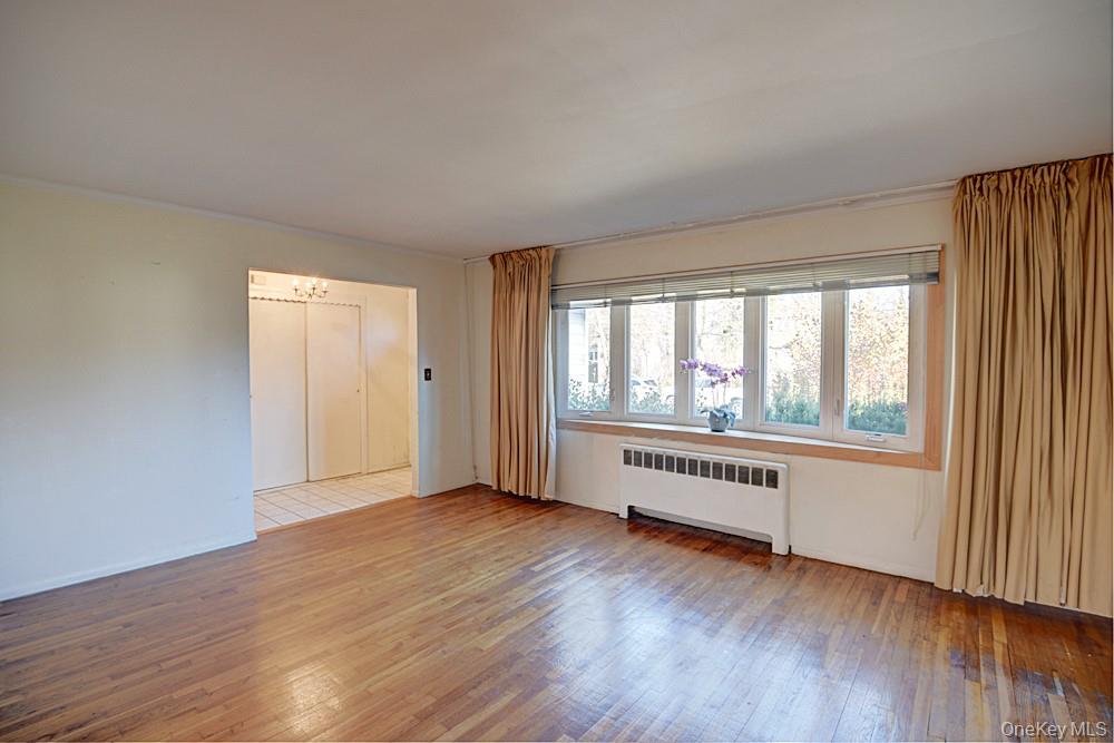 #4 photo, 81 Hausch Boulevard, Roosevelt , NY 11575