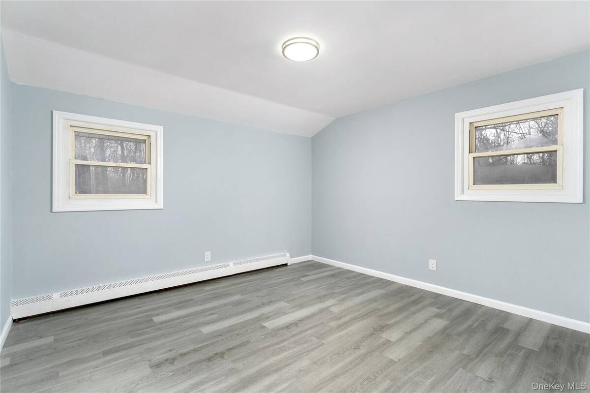 #10 photo, 48 Hawkins Road, מחוז סאפוק Centereach , NY 11720