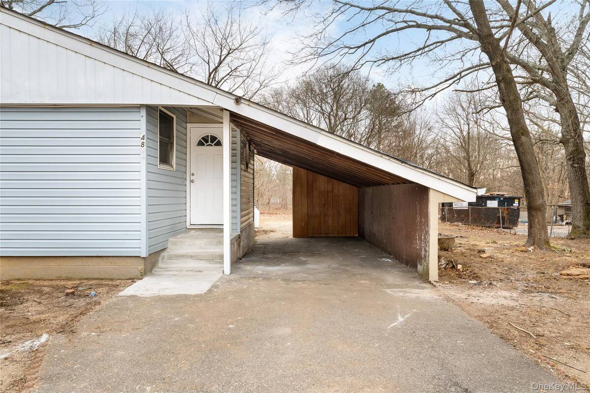 #16 photo, 48 Hawkins Road, מחוז סאפוק Centereach , NY 11720