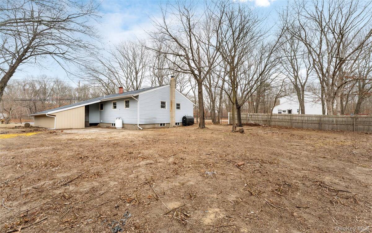 #18 photo, 48 Hawkins Road, מחוז סאפוק Centereach , NY 11720