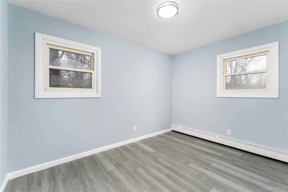 #9 photo, 48 Hawkins Road, מחוז סאפוק Centereach , NY 11720