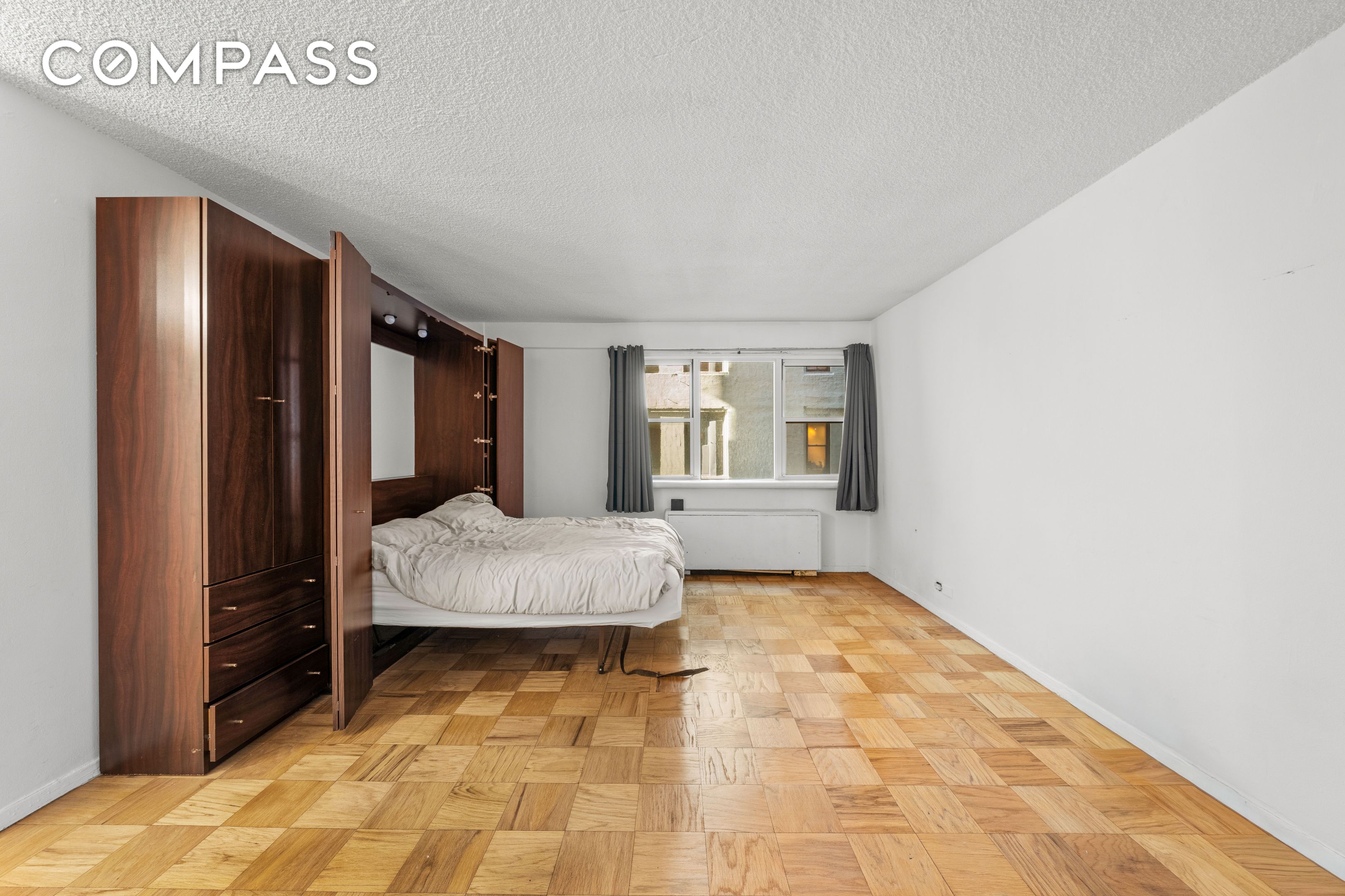 #7 photo, 77 E 12th Street, Greenwich Village , NY 10003