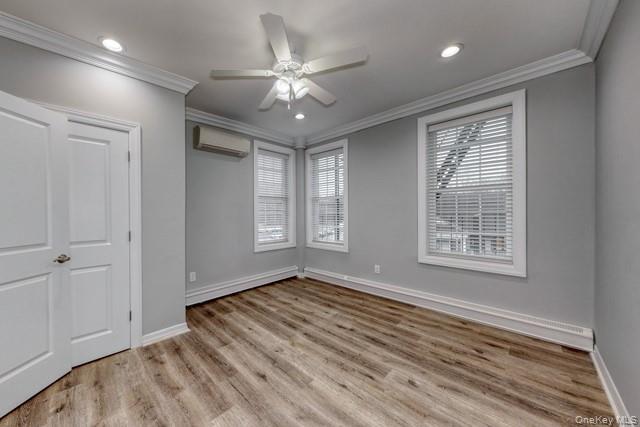 #8 photo, 724 East Main Street, מחוז סאפוק Riverhead , NY 11901