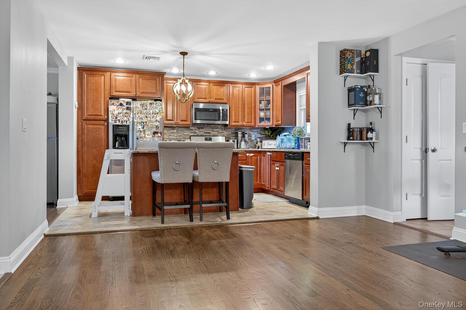 #7 photo, 10 Lee Gray Court, 長島 Glen Cove , NY 11542