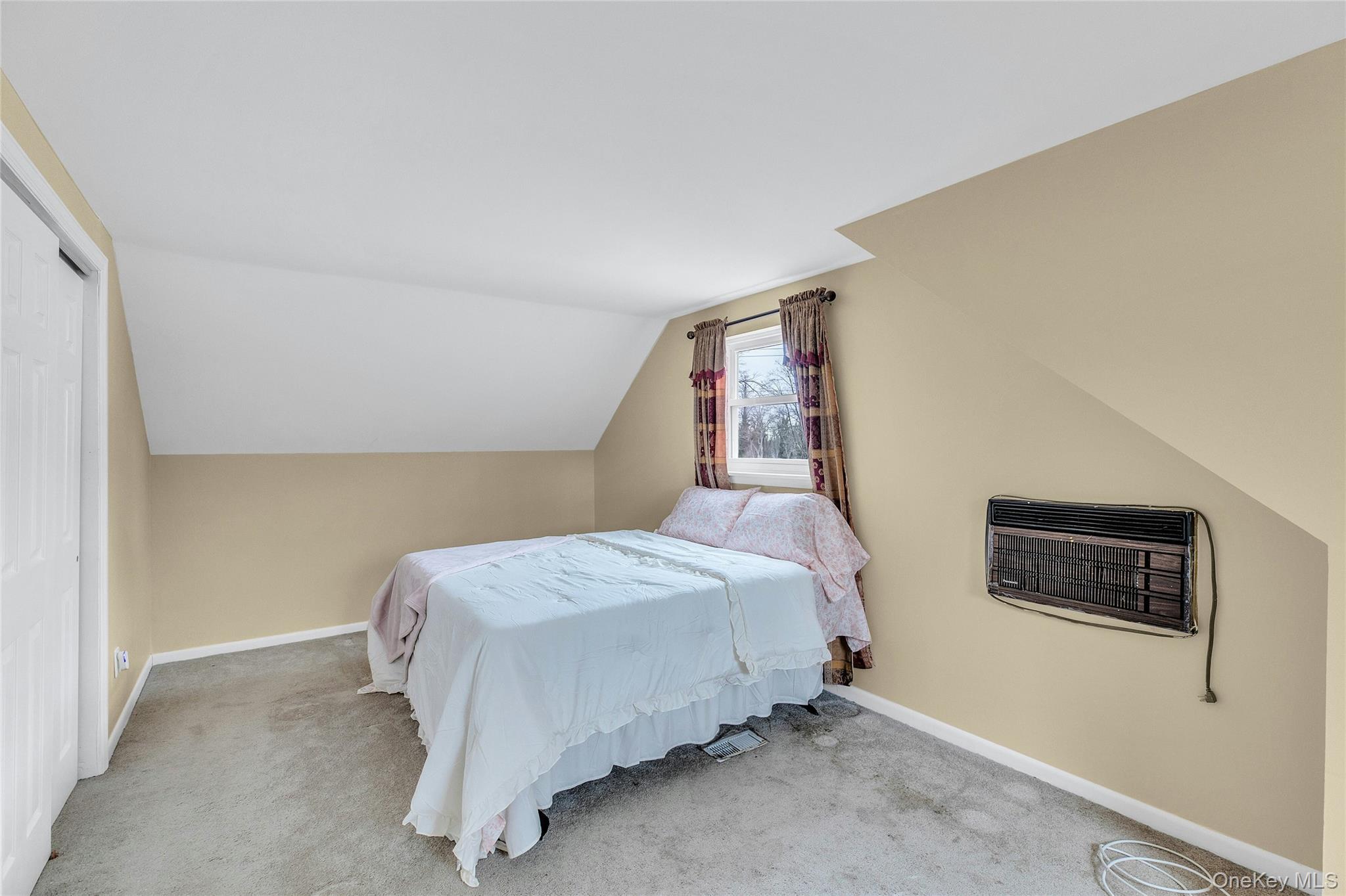 #14 photo, 46 Falcon Drive, Hauppauge , NY 11788